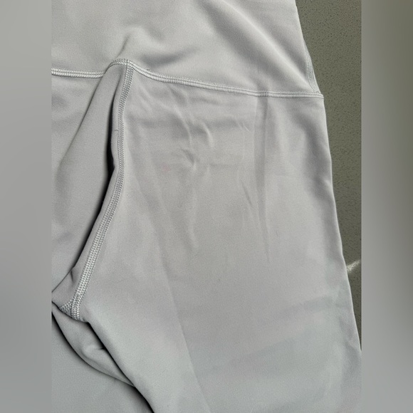 Lululemon Soft Gray Wunder Train HR Tight 25” Leggings - New Without Tags - Picture 5 of 6